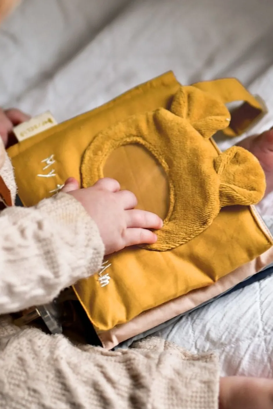 Fabelab Open Ended Speelgoed^Fabric book my family album | Ochre |