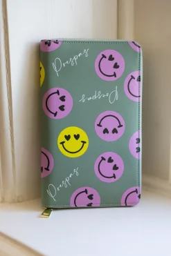 DAMES Studio Poespas Overige Accessoires | Snøpskes^Family paspoort | Smiley |