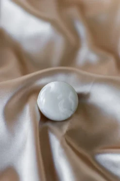 DAMES Poespas Home Babykamer | Vloerkleden^Kastknop marmer | Creme