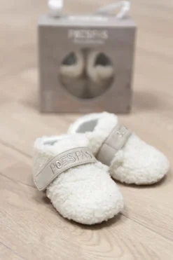 Poespas Schoenen & Slofjes^Teddy pantoffels | Vegan leather & klittenband