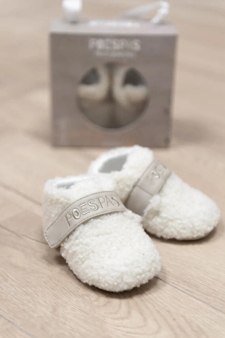 Poespas Schoenen & Slofjes^Teddy pantoffels | Vegan leather & klittenband