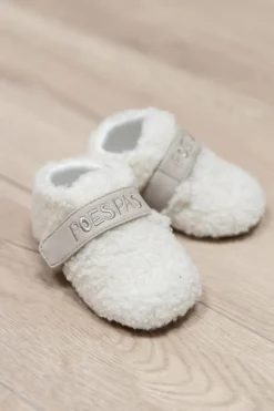 Poespas Schoenen & Slofjes^Teddy pantoffels | Vegan leather & klittenband