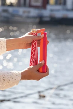 DAMES Studio Poespas Telefoonkoorden | Snøpskes^Telefoonkoord Sweet stripes | Geometric pink |